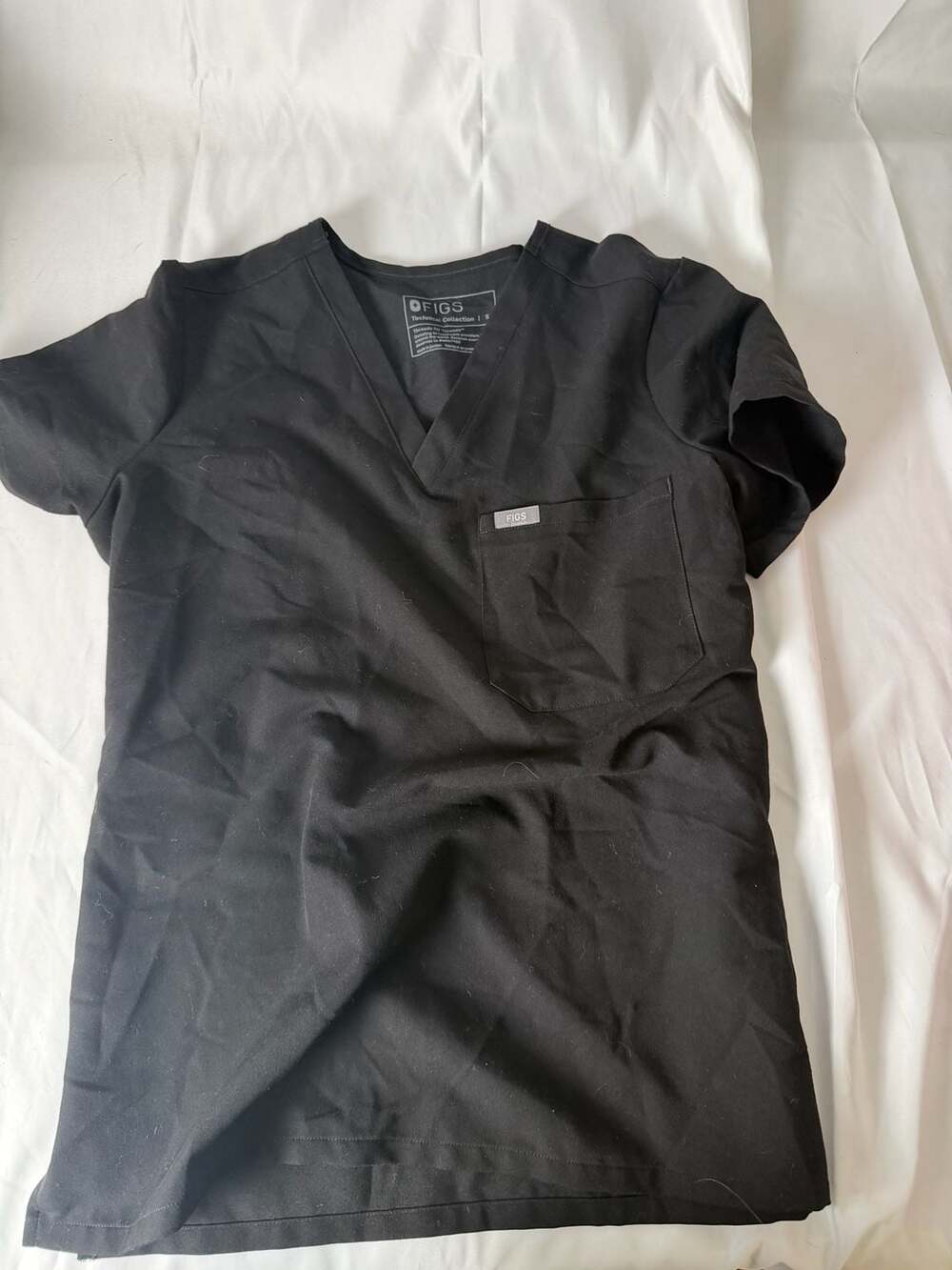 FIGS Technical Collection Women's One-Pocket V-Neck Scrub Top in Black